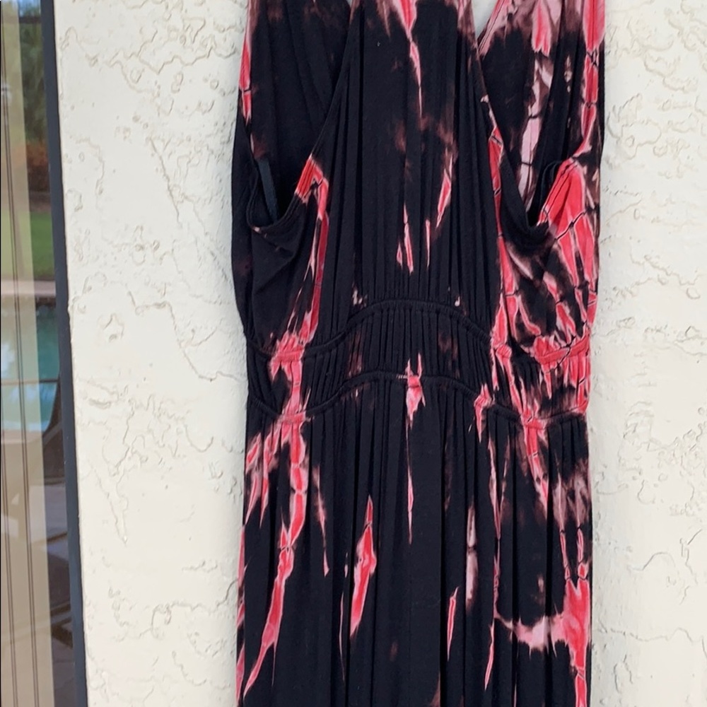 Gorgeous dress maybe worn once, built in bra - Picture 5 of 5